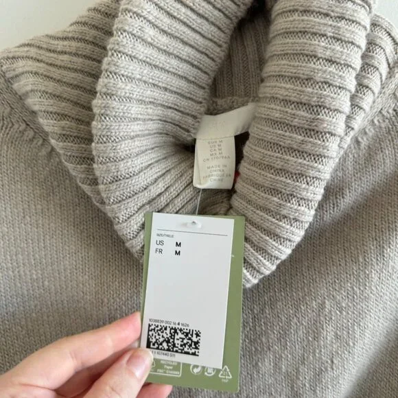 Beige H&M turtleneck sweater, size M, NWT - Picture 3 of 3